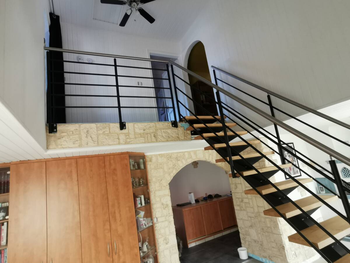 Escalier métal et marche en bois massif à Fessenheim vers Colmar Guebwiller 5